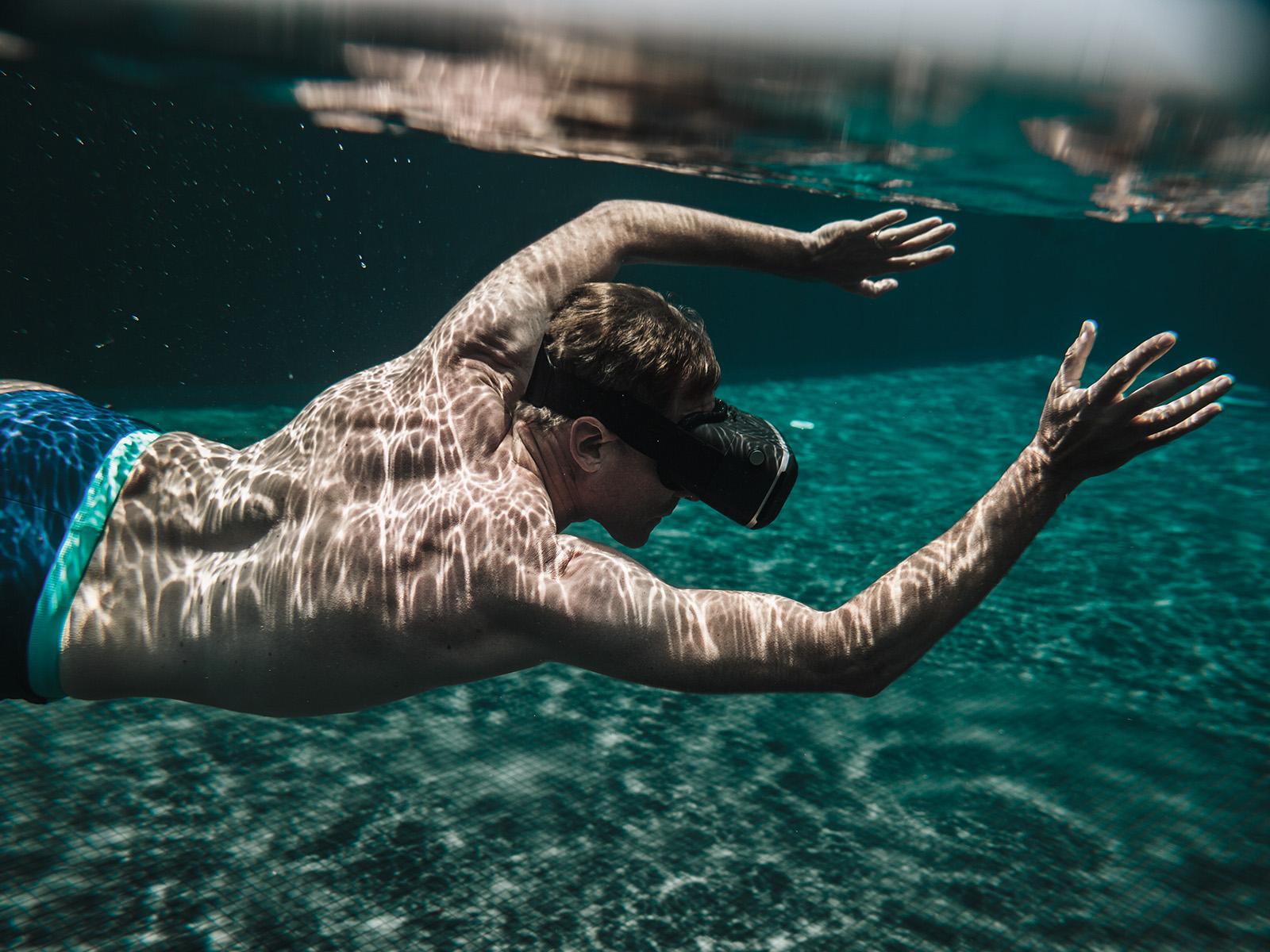 Canal Crown swim vr